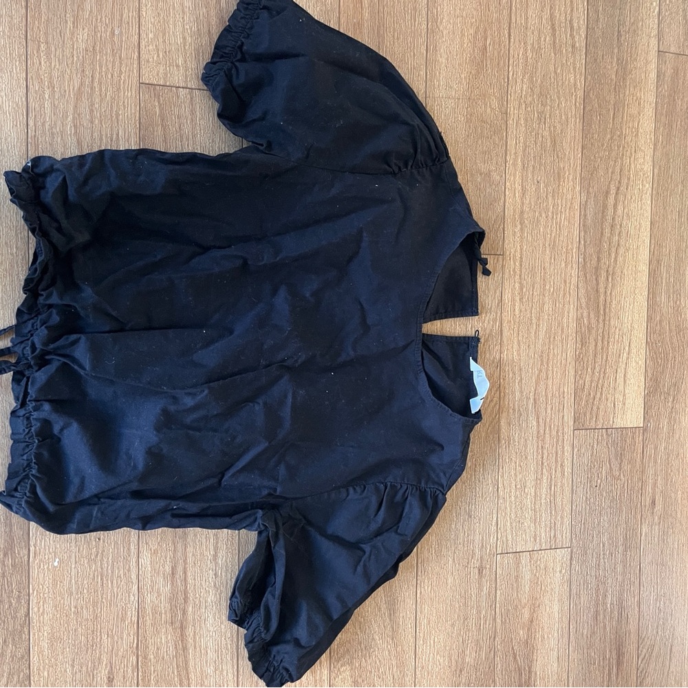 Black Puff Sleeve Crop Top